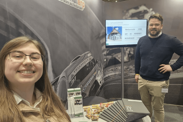 MicrosoftTeams-image (9) Celina Hof und Fabian Peters auf der Messe Einstieg HH 2024